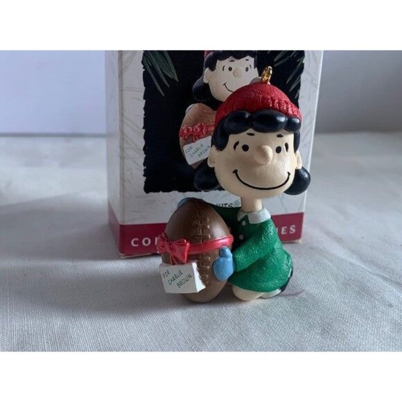 Hallmark Keepsake Lucy Ornament Peanuts Gang Christmas Display with Box 1994 - Picture 2 of 13
